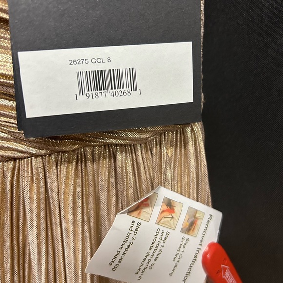 Mac Duggal Size 8 Style #26275 METALLIC RUCHED A LINE GOWN - Picture 7 of 7